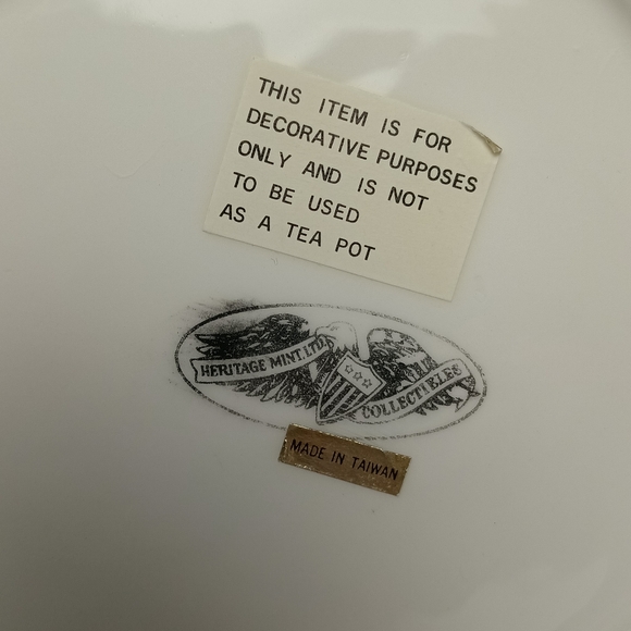 Heritage Mint Ltd. Collectibles Mama Kitten Cat  with Donuts Teapot Decor - Picture 10 of 10